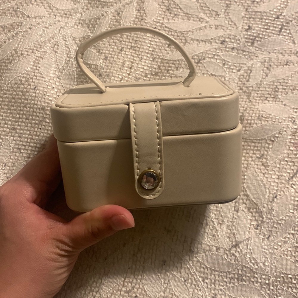Small travel jewelry box